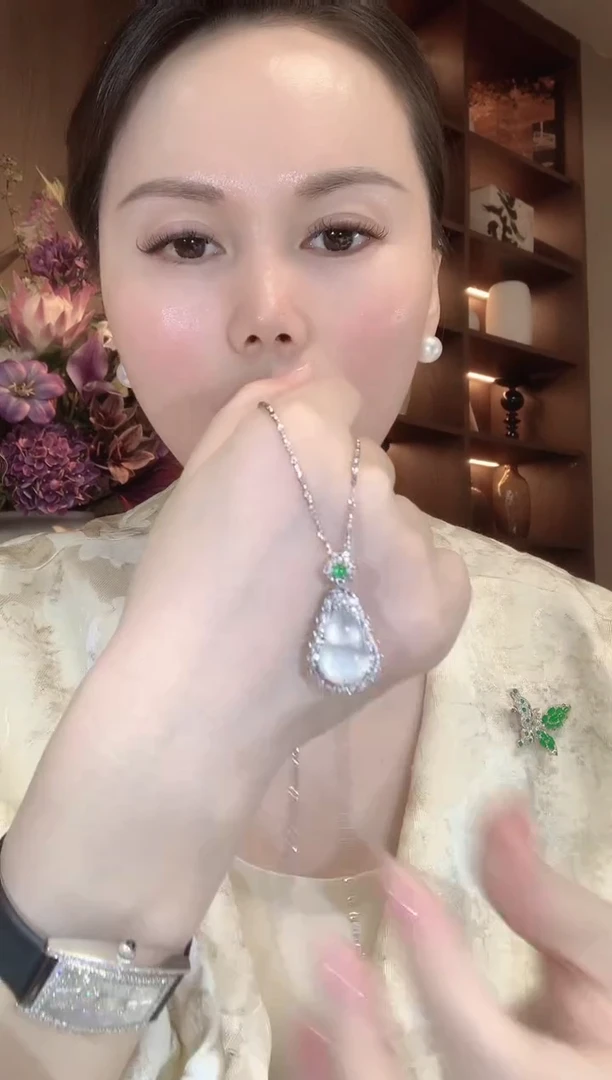 吊坠(不含链)18K金镶嵌翡翠A78