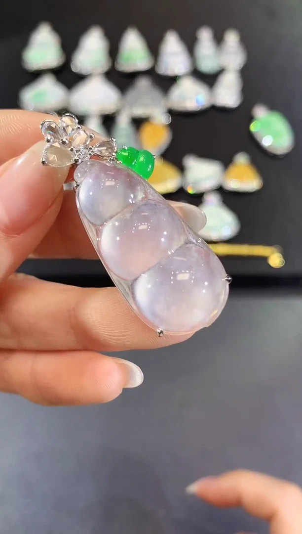 吊坠(不含链)18K金镶嵌翡翠69-豆子