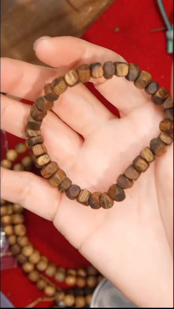 沉香手串海南莺歌绿奇楠方糖单圈