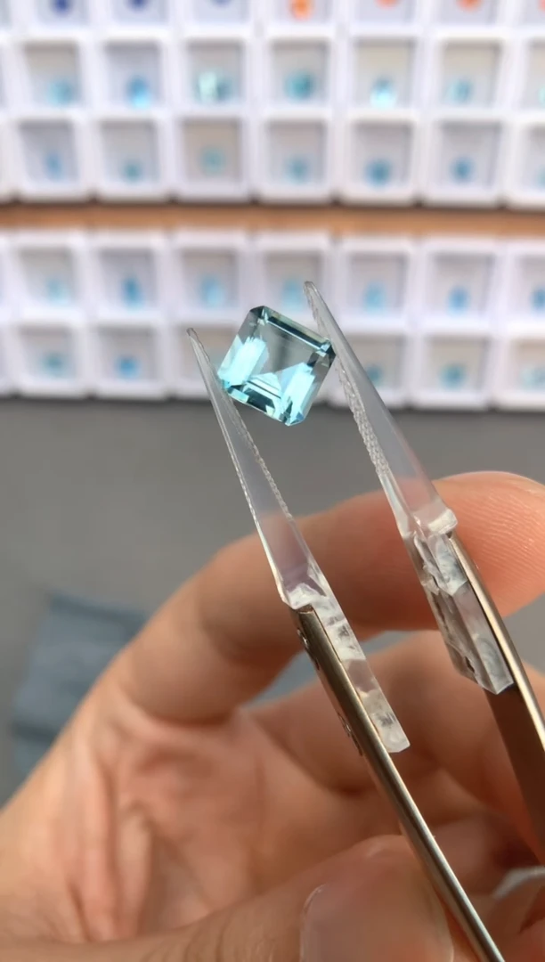 未镶嵌裸石定制海蓝宝石2.39ct 圣玛