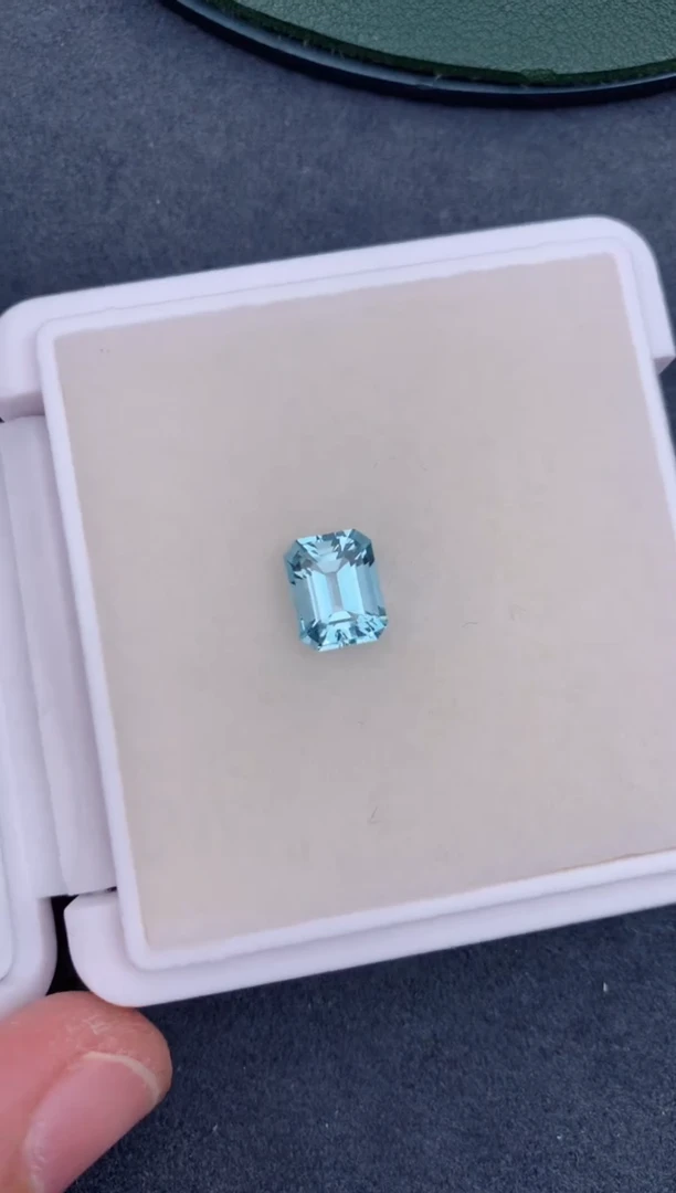 【闪购商品】海蓝宝石裸石未镶嵌1.5ct 海蓝宝石
