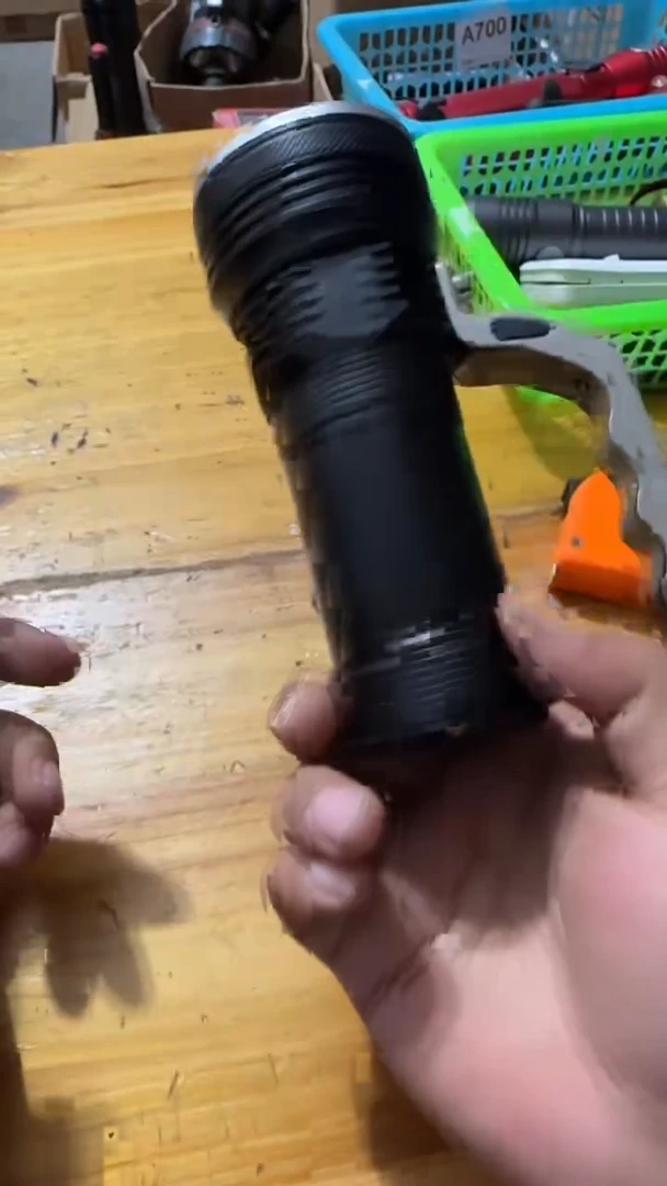 A736定焦手提手电带三角电池带线有瑕疵