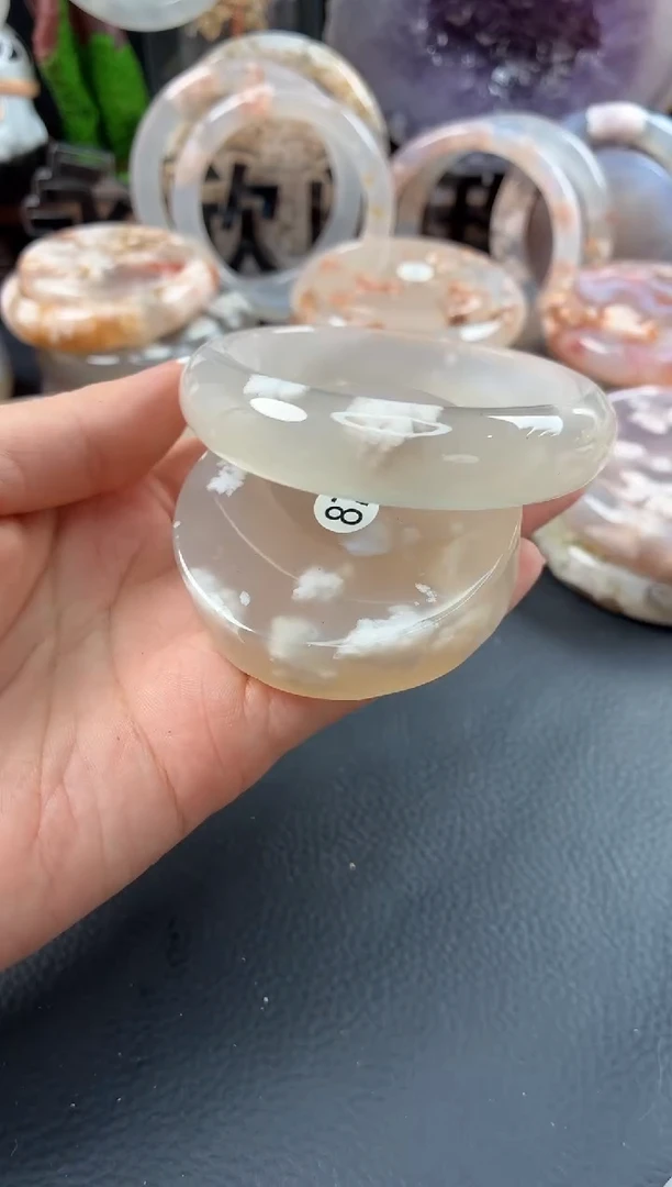 未镶嵌手镯（圆镯）石英质玉57