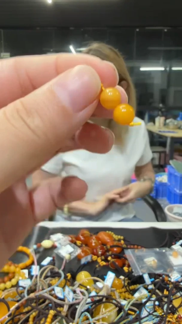 裸石琥珀未镶嵌假一罚三