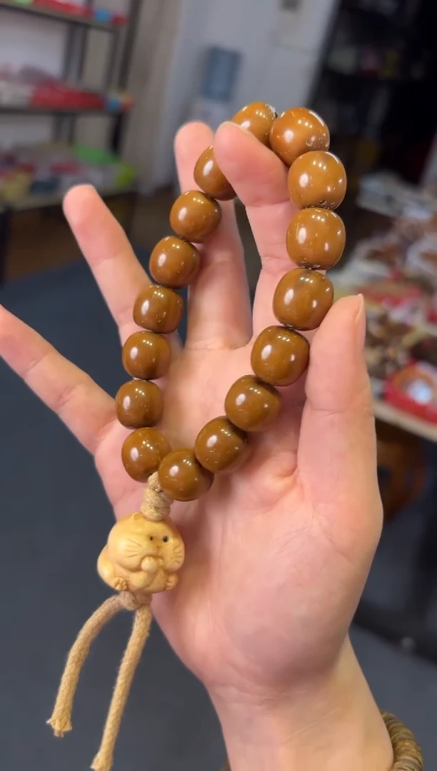 吊坠菩提根/象牙果紫金鼠老型【托腮猫】