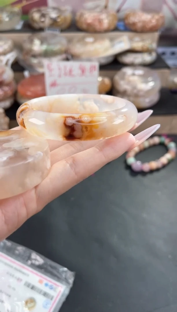 未镶嵌手镯石英质玉54