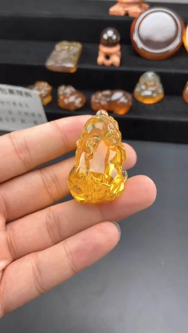 琥珀颈饰未镶嵌蓝珀貔貅吊坠