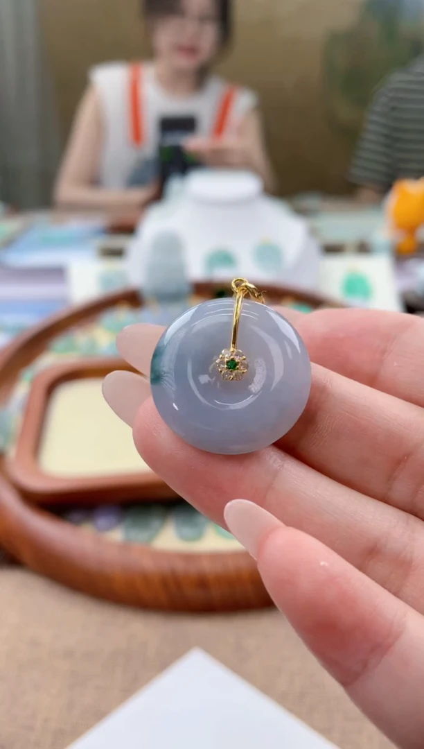 颈饰未镶嵌翡翠天然A货翡翠挂件