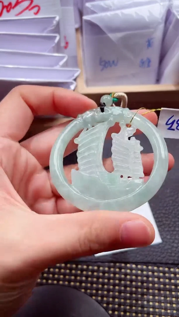 颈饰未镶嵌翡翠 000111