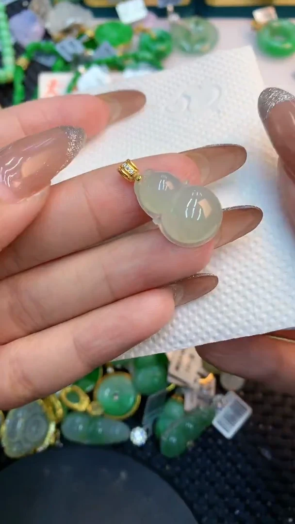 颈饰未镶嵌翡翠1