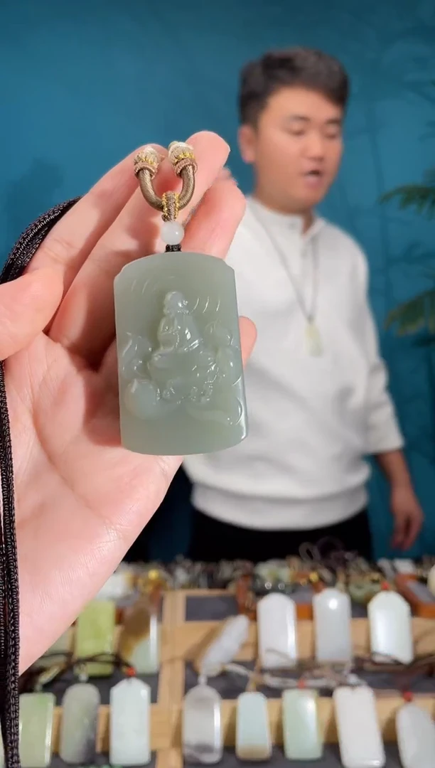 颈饰未镶嵌和田玉1