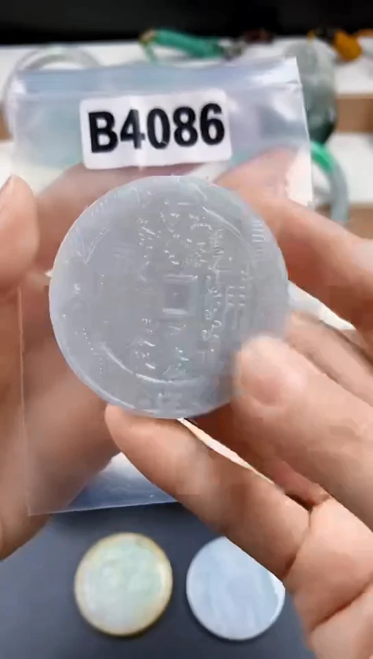 颈饰未镶嵌翡翠天然翡翠吊坠挂件