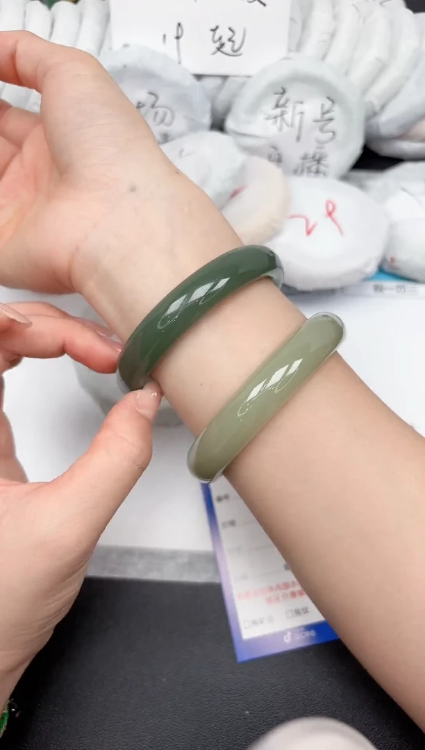 未镶嵌手镯石英质玉31/61