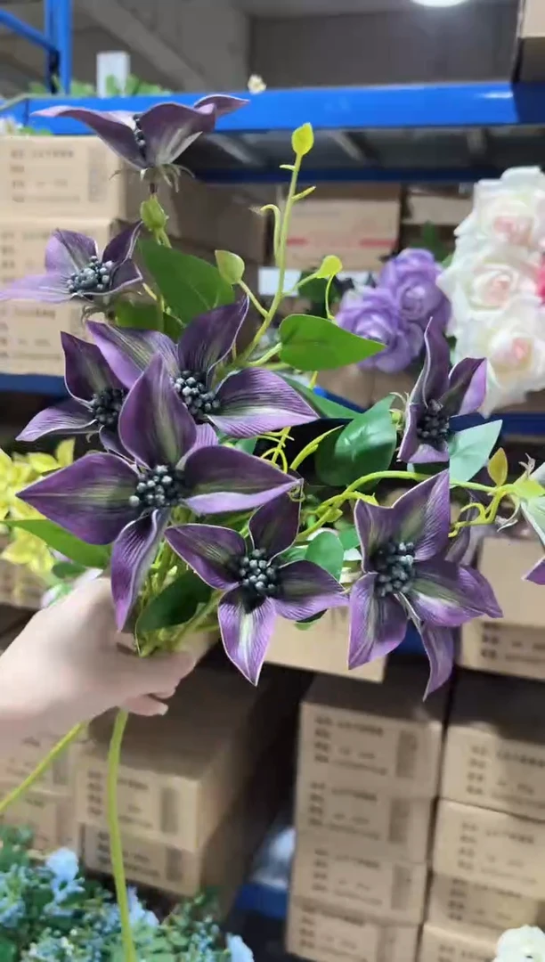 2枝紫色油画百合