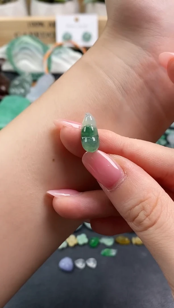 颈饰未镶嵌翡翠福豆