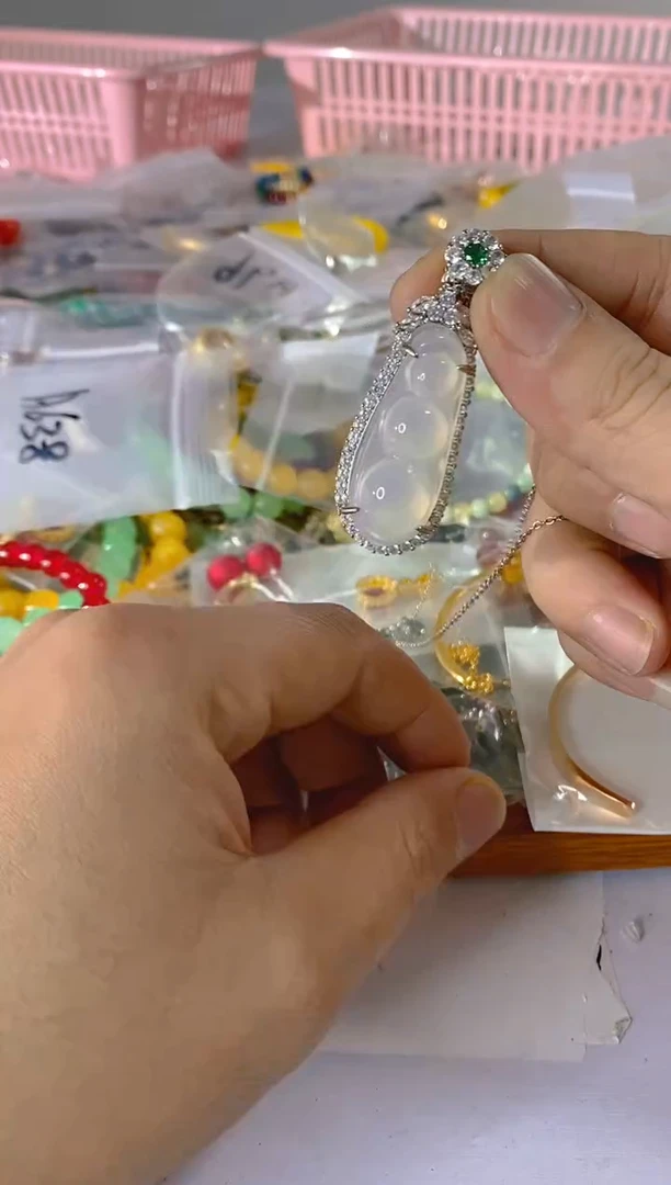 【闪购商品】水晶颈饰银S925镶嵌638红宝，蓝宝，多样性发一件赠链