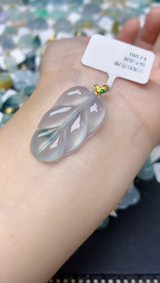 颈饰18K金镶嵌翡翠天然缅甸A货翡翠