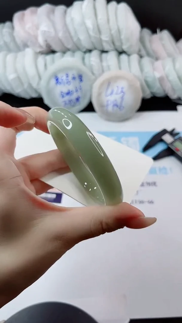 未镶嵌手镯石英质玉多样性发货V136