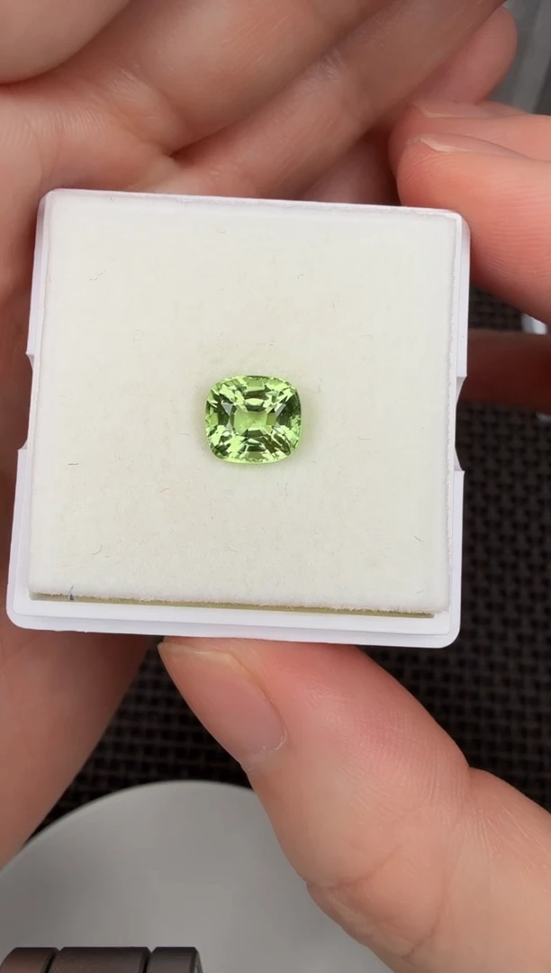 【闪购商品】橄榄石枕切未镶嵌2-B012146