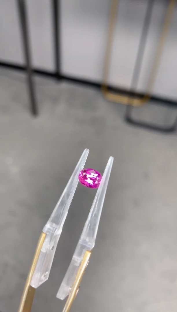 【闪购商品】彩色蓝宝石裸石未镶嵌1ct  无烧紫蓝宝