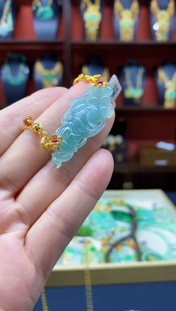 颈饰未镶嵌翡翠吊坠