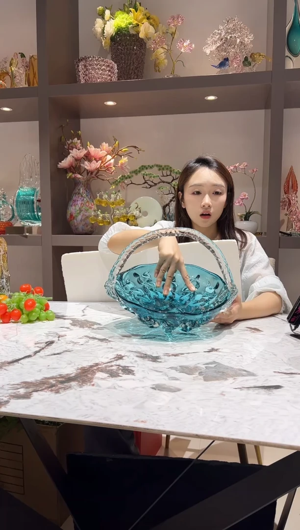 湖水蓝手提艺术果篮