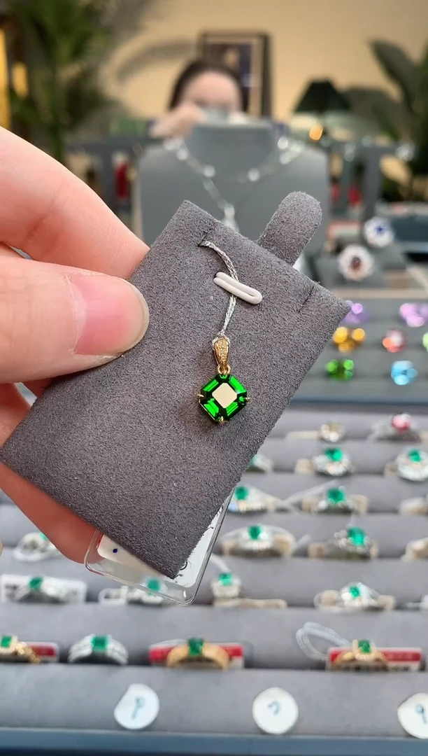 【闪购商品】透辉石吊坠（不含链）18K金镶嵌透辉石