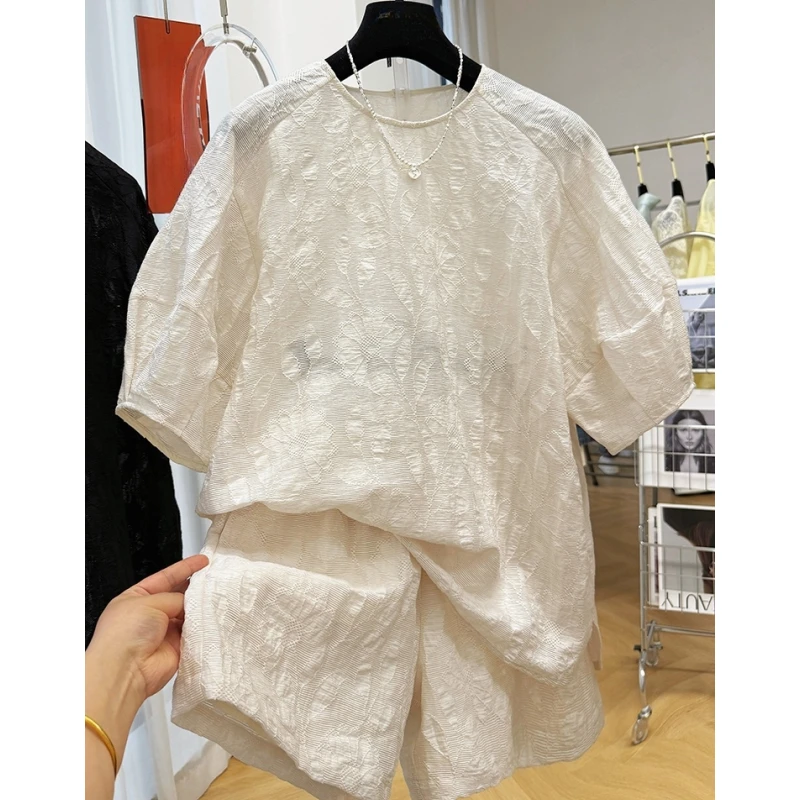今年流行的女装时尚套装肌理感刺绣短袖小衫短裤一整套穿搭夏季薄