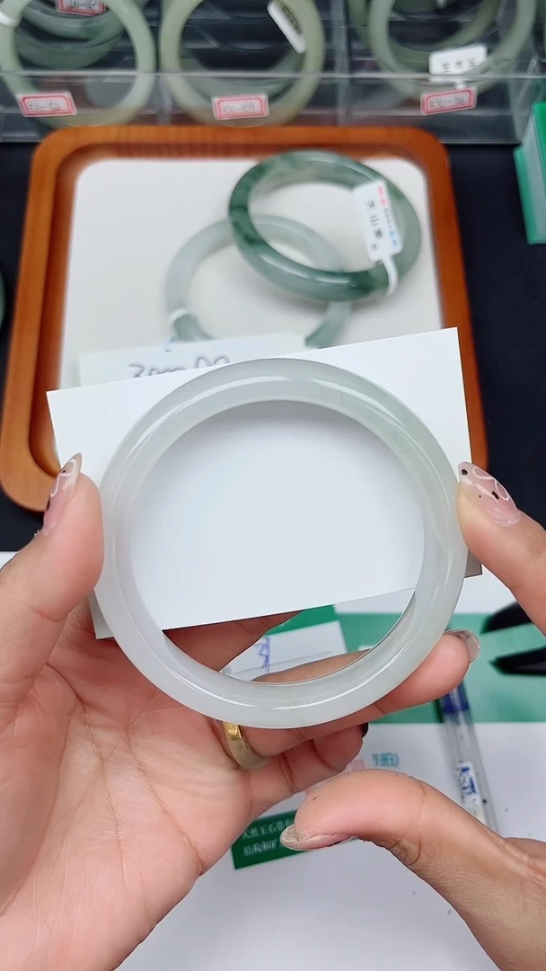 未镶嵌手镯石英质玉37-60/61