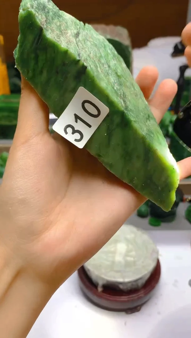 和田玉（碧玉）未镶嵌珠宝半成品1