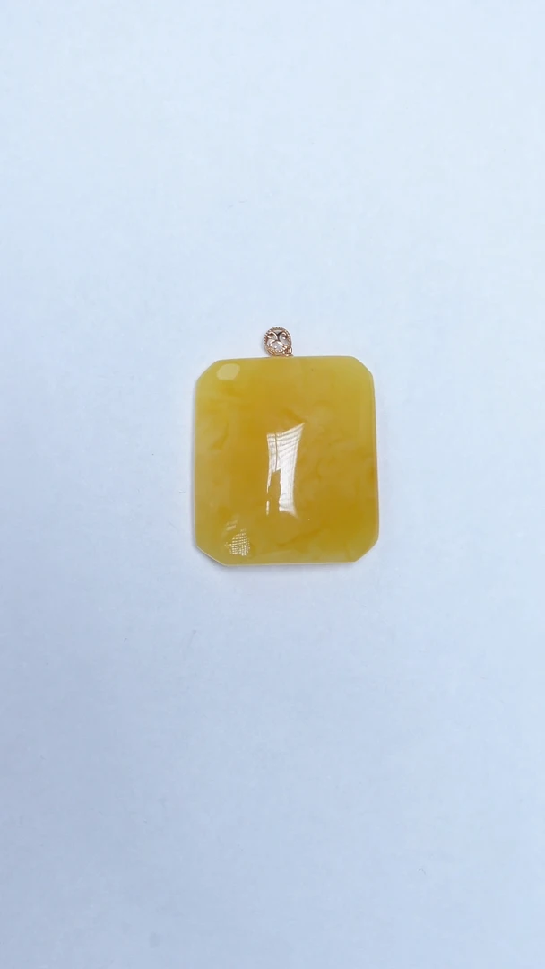 18K金镶嵌颈饰琥珀金白牌子吊坠