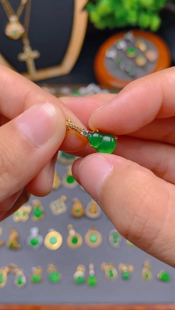 翡翠银S925镶嵌吊坠(不含链)葫芦