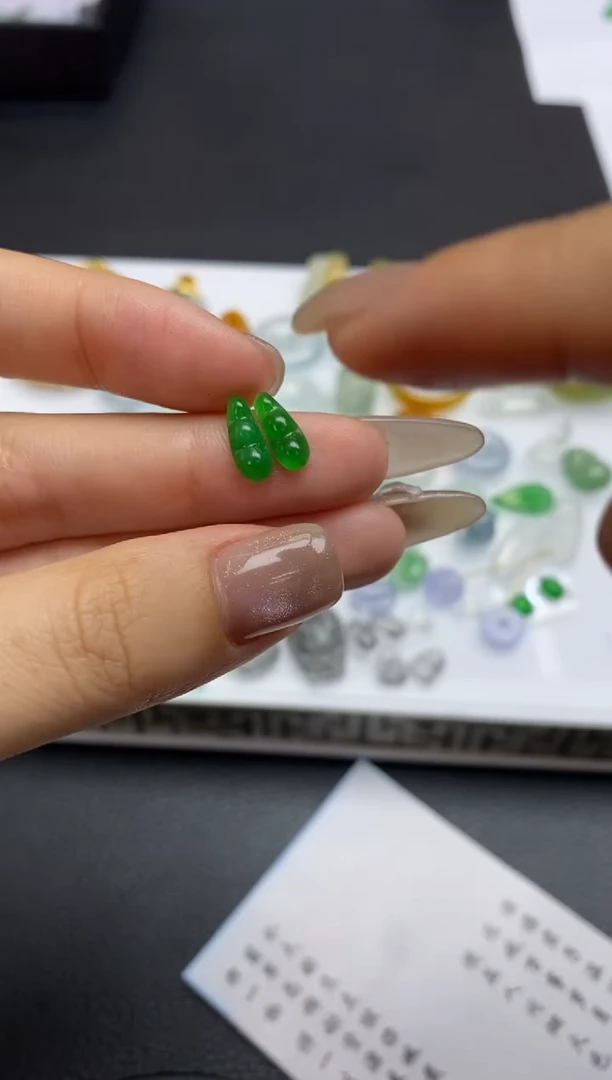未镶嵌定制翡翠翡翠毛货~