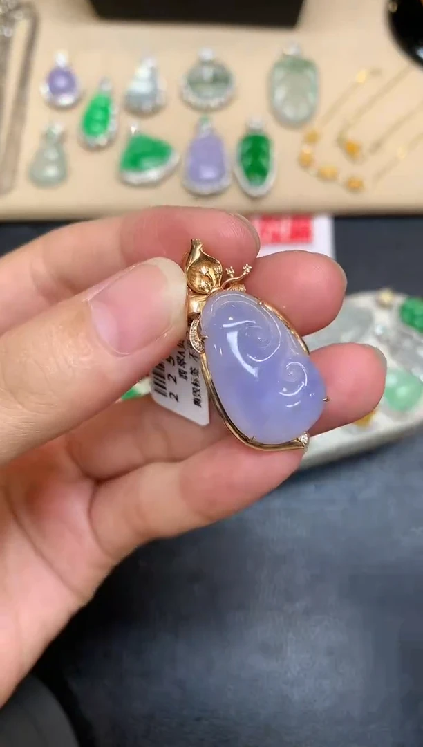 颈饰18K金镶嵌翡翠如意【无服务费