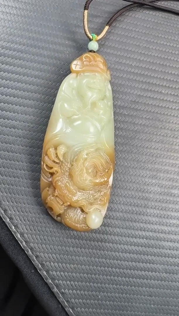 未镶嵌和田玉把件若羌微色差糖青把件