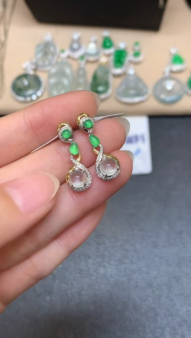 18K金镶嵌翡翠耳饰蛋面【无服务费