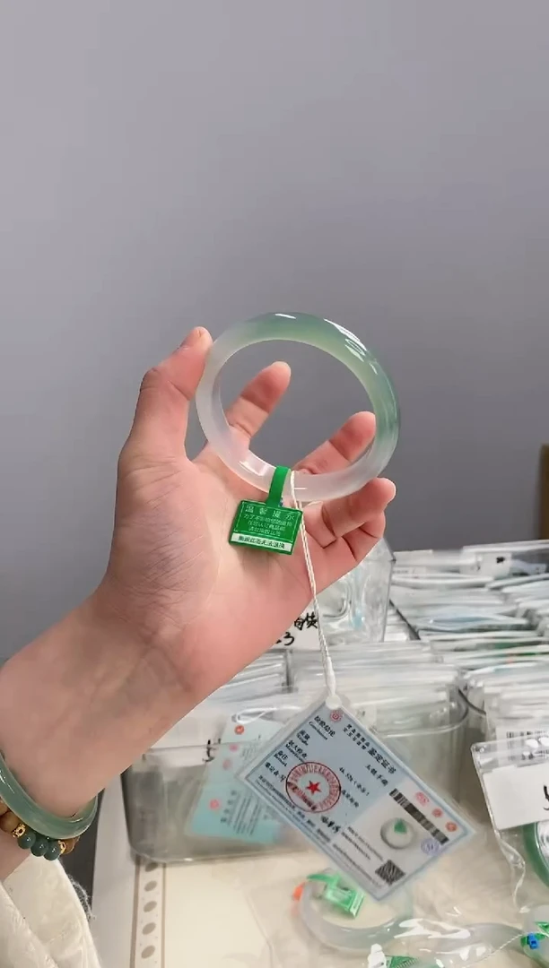 【闪购商品】玛瑙/玉髓手镯未镶嵌60圈