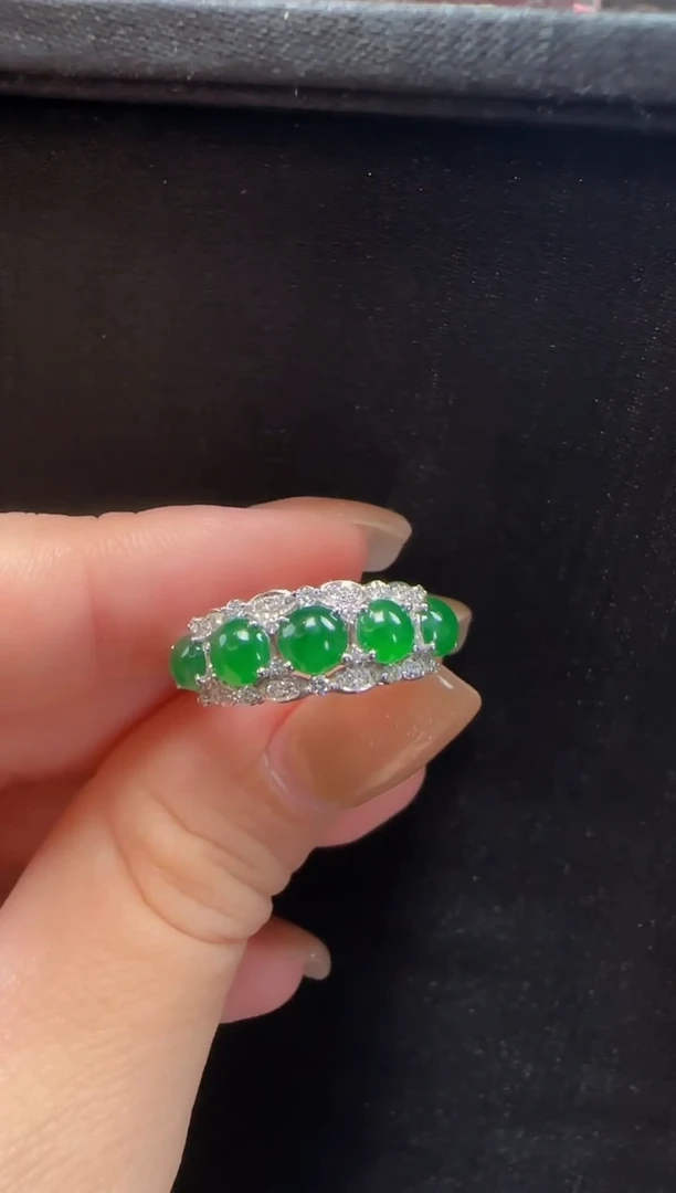 18K金镶嵌戒指翡翠034蛋面一只