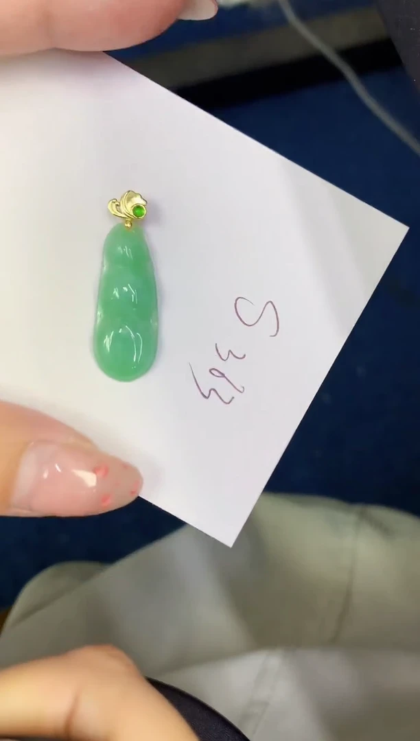 翡翠未镶嵌颈饰缅甸天然翡翠A货