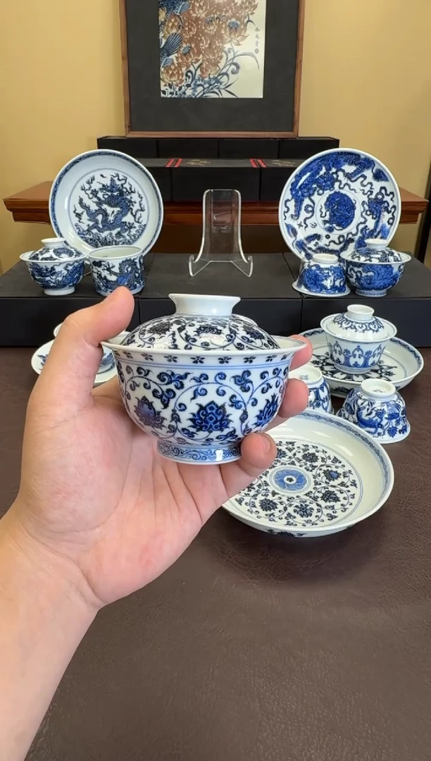 松风馆缠枝莲盖碗