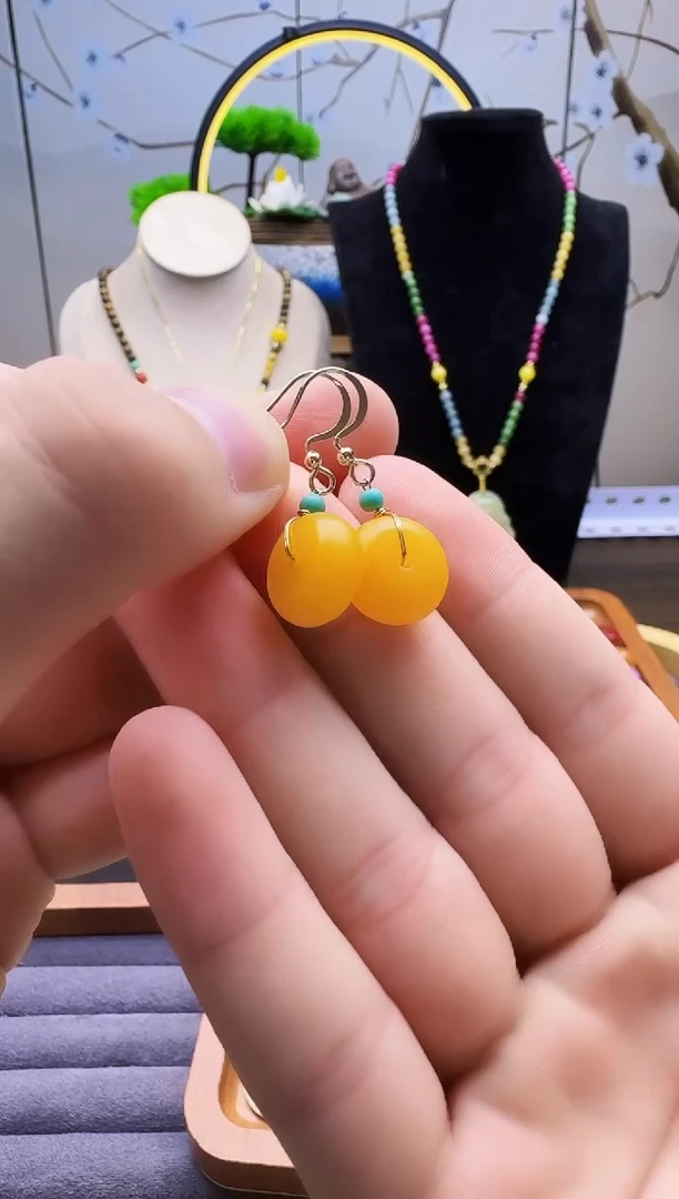 14K金镶嵌蜜蜡耳饰E82