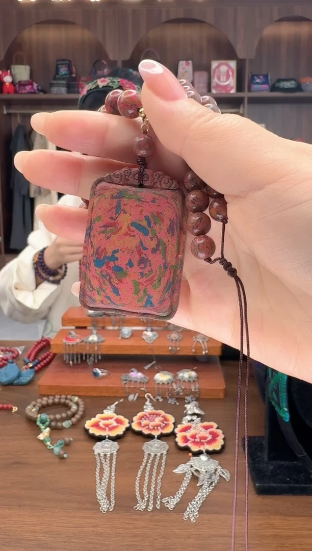 刺绣恶**哮扶光苗绣传承3