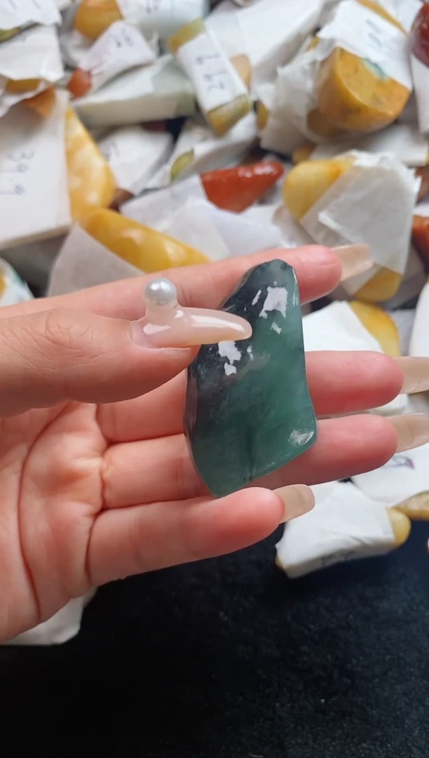 翡翠裸石翡翠挂件裸石