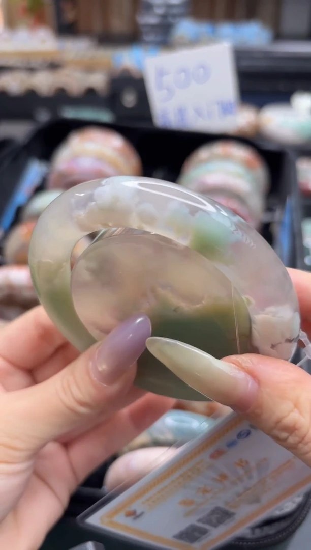 未镶嵌手镯石英质玉C543(56圈赠送镯心)奶油纹