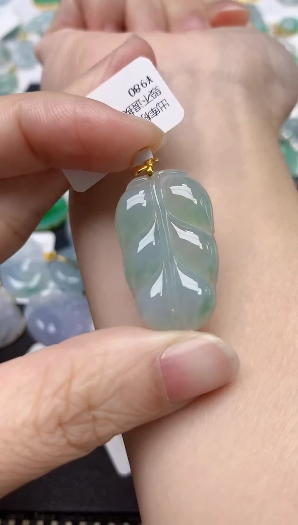 颈饰18K金镶嵌翡翠天然缅甸A货翡翠