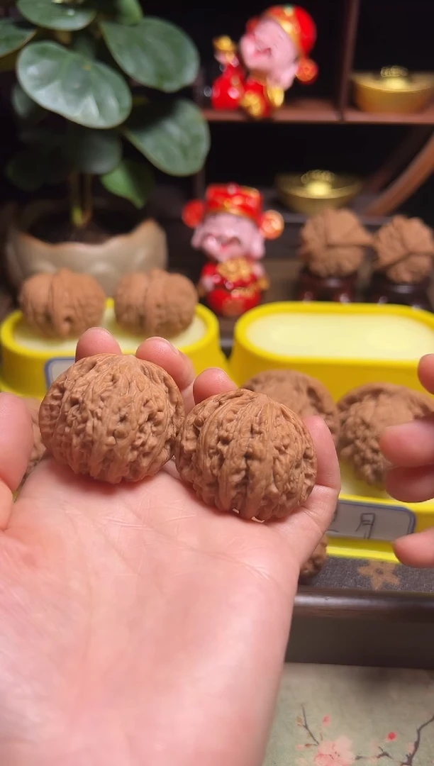 把件文玩核桃密纹红宝石38