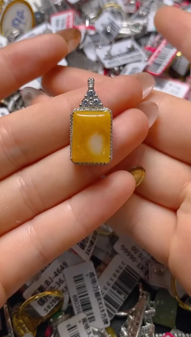 银S925镶嵌戒指翡翠百内无证书