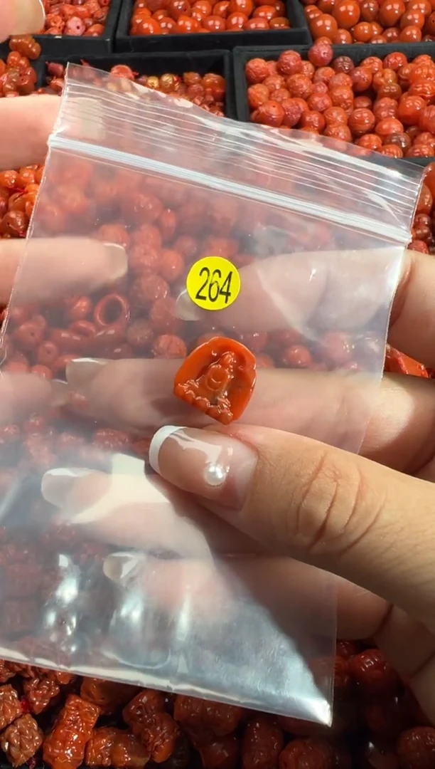 颈饰未镶嵌南红玛瑙1