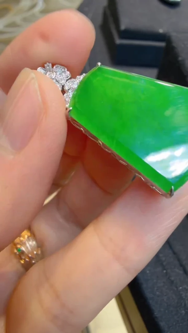 吊坠(不含链)18K金镶嵌翡翠多样性团购发一件