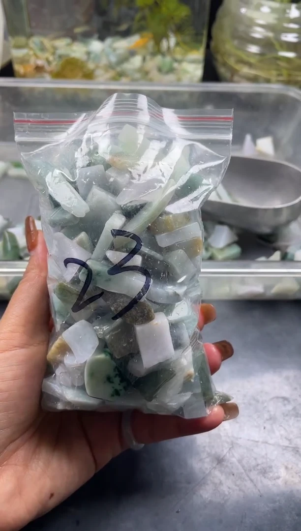 配石翡翠天然翡翠小号500克23